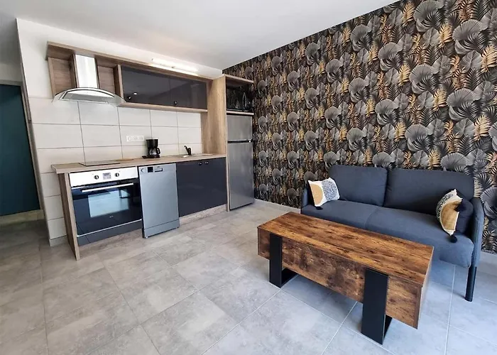 De La Coupiere Le Murier *